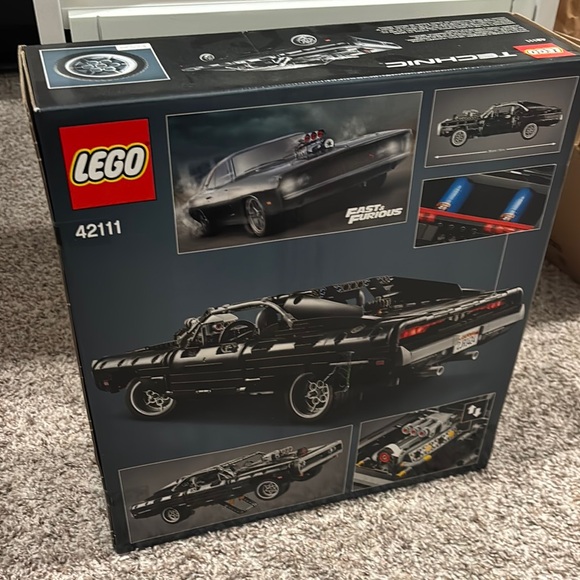 LEGO Technic Fast & Furious Dodge Charger - Picture 3 of 3